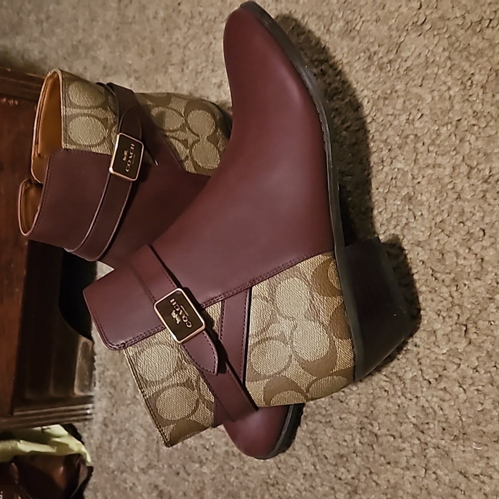 NWOT Coach Dean Booties Leather Boots Brown & Tan Gold Coach Logo Accents! New! - Picture 7 of 11